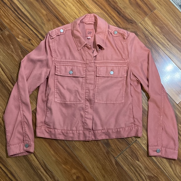 Gap lightweight pink jacket, size medium. - Picture 6 of 14